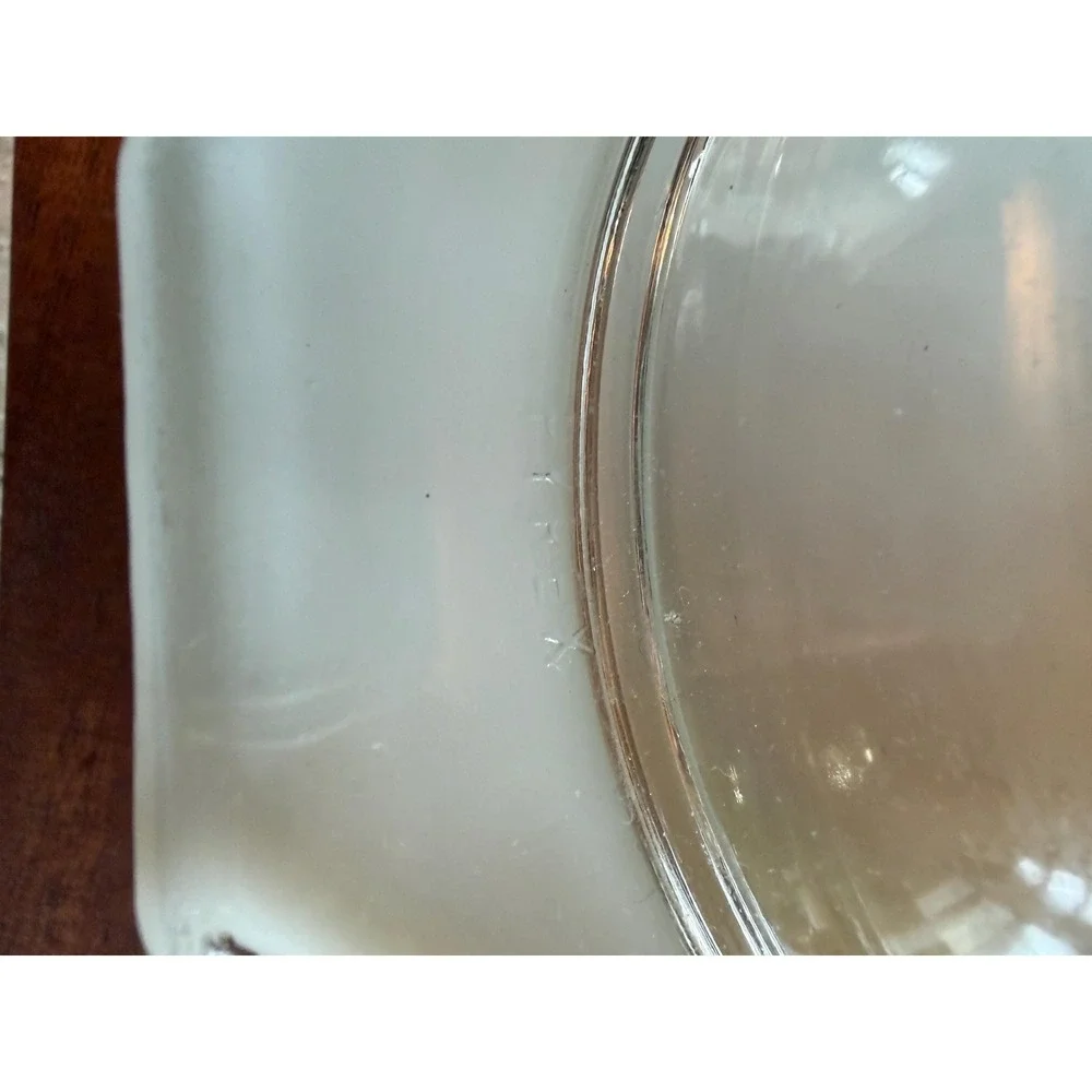 Vintage Pyrex Golden Garland 043 1.5 Qt Oval Casserole with Glass Lid